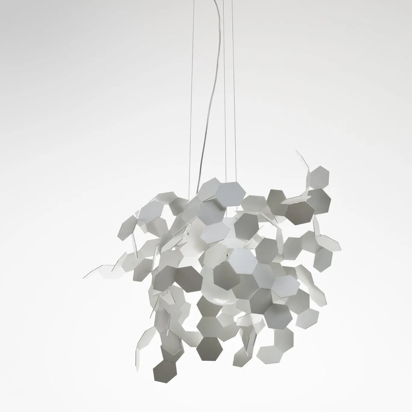 Lampada a sospensione Andromeda White di Paolo Ulian