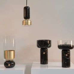 Lampada a sospensione Andromeda in marmo nero Marquinha e ottone satinato
