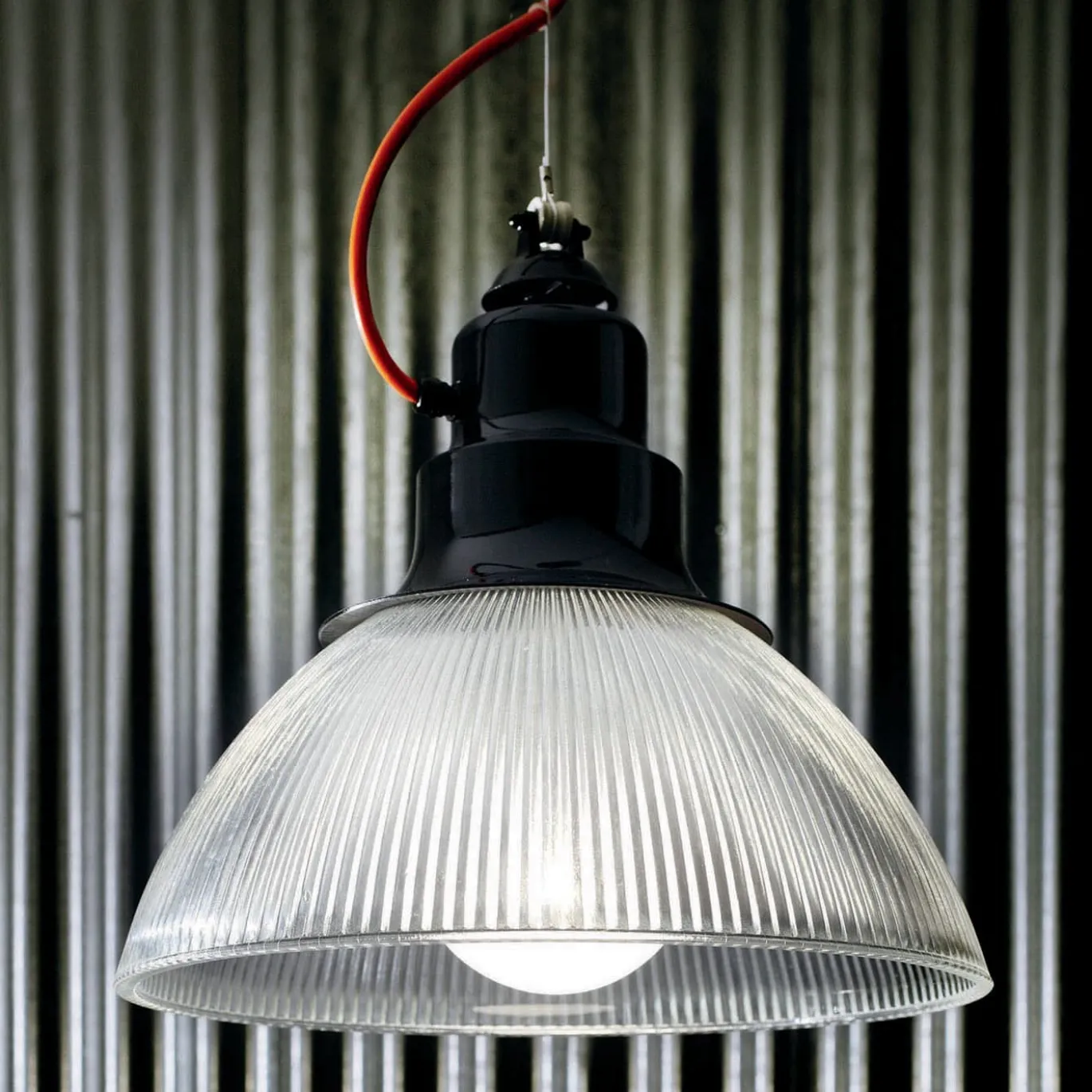 Lampada a sospensione Berlino Black di Franco Zavarise
