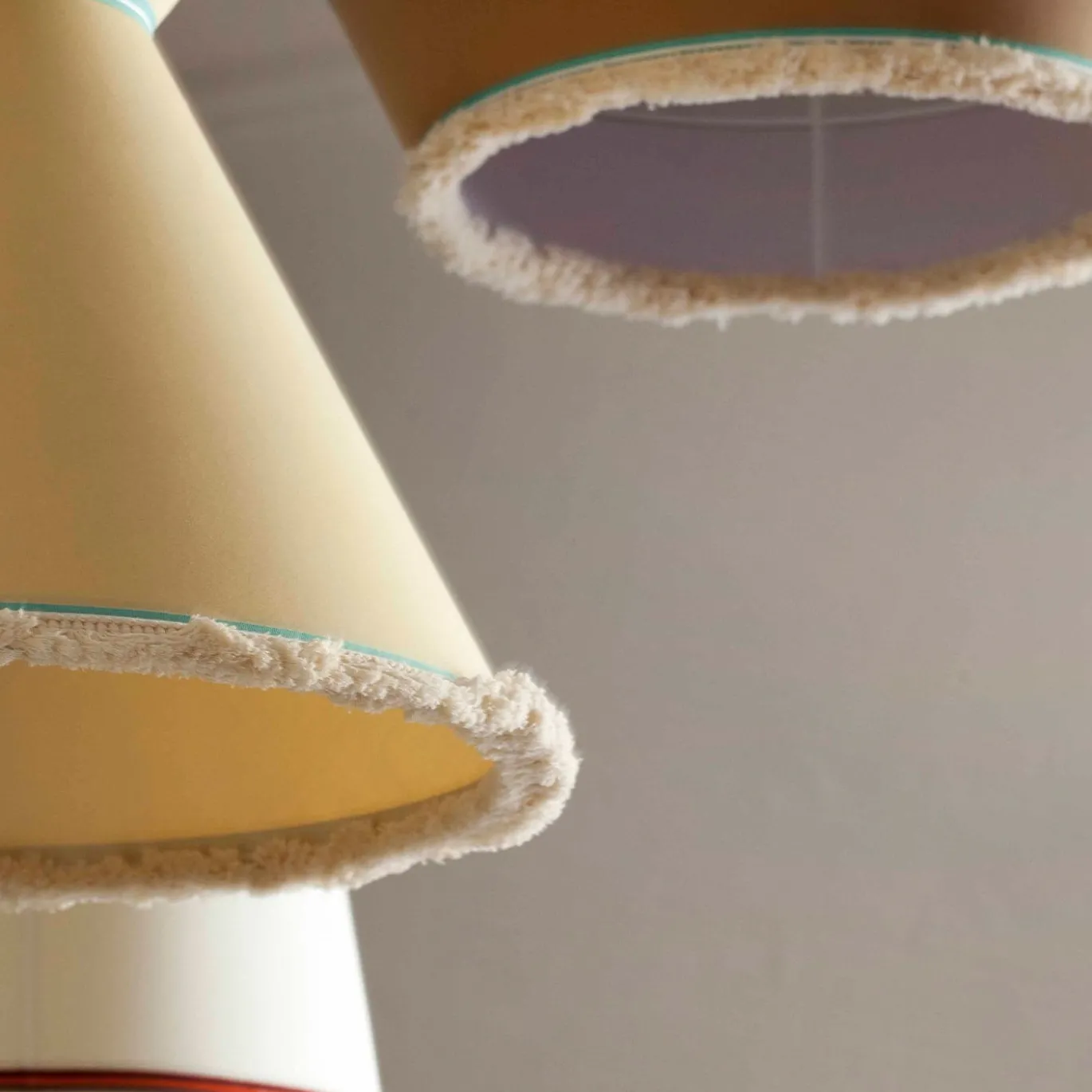 Lampada a sospensione con anemone dal tetto facile