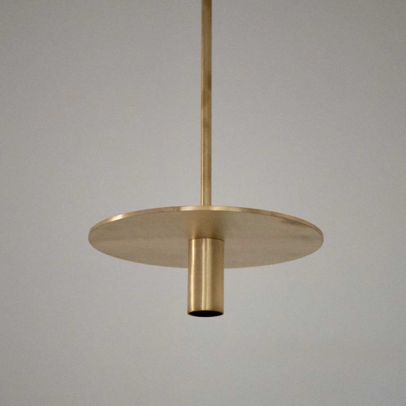 Lampada a sospensione Edi in ottone dorato