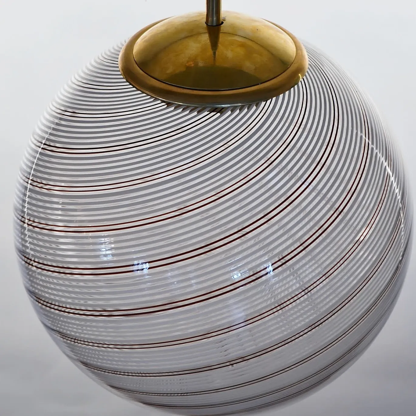 Lampada a Sospensione Gaia in Vetro di Murano Sfera Bianca e Nera #3