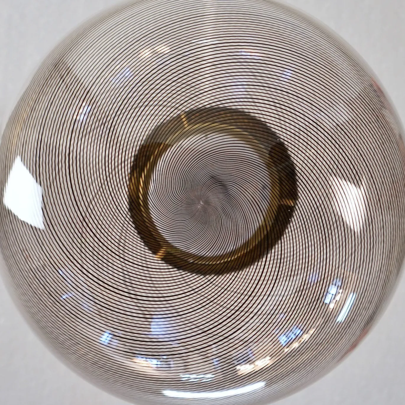 Lampada a Sospensione Gaia in Vetro di Murano Sfera Bianca e Nera #2