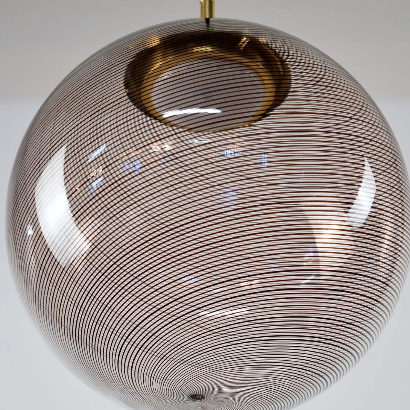 Lampada a Sospensione Gaia in Vetro di Murano Sfera Bianca e Nera #2