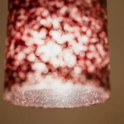 Lampada a sospensione LAAB con foglie rosse e dettagli neri