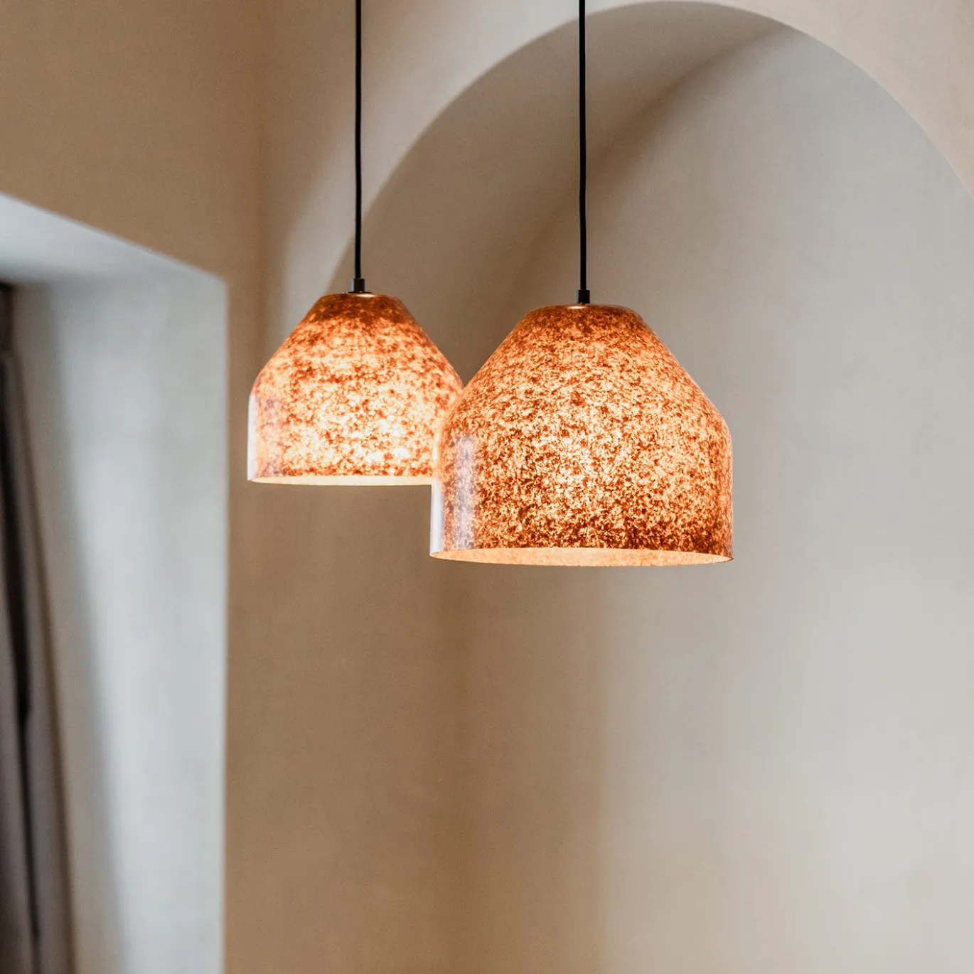 Lampada a sospensione LAAB Medium con Foglie di Ginkgo e Dettagli Neri