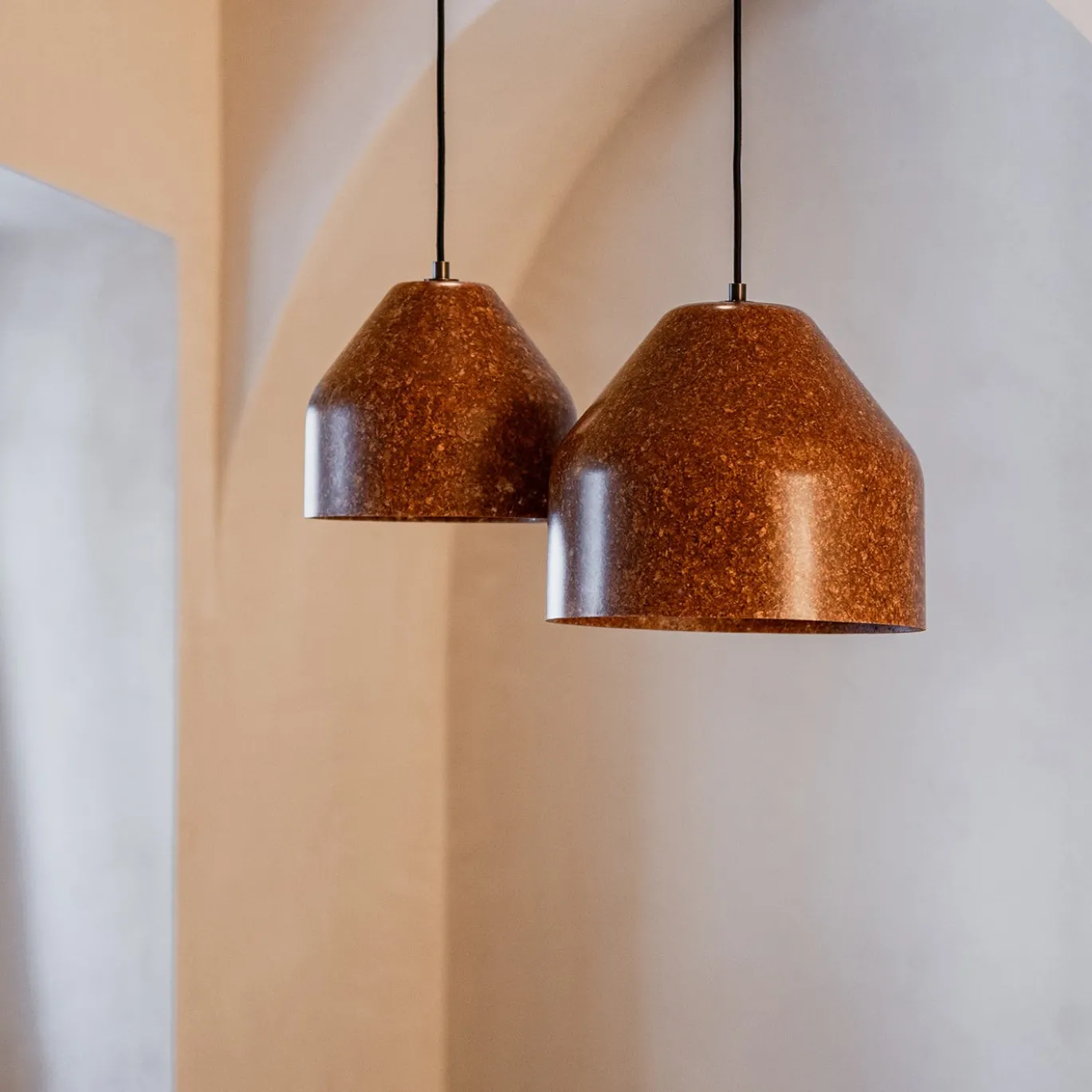 Lampada a sospensione LAAB Medium con Foglie di Ginkgo e Dettagli Neri
