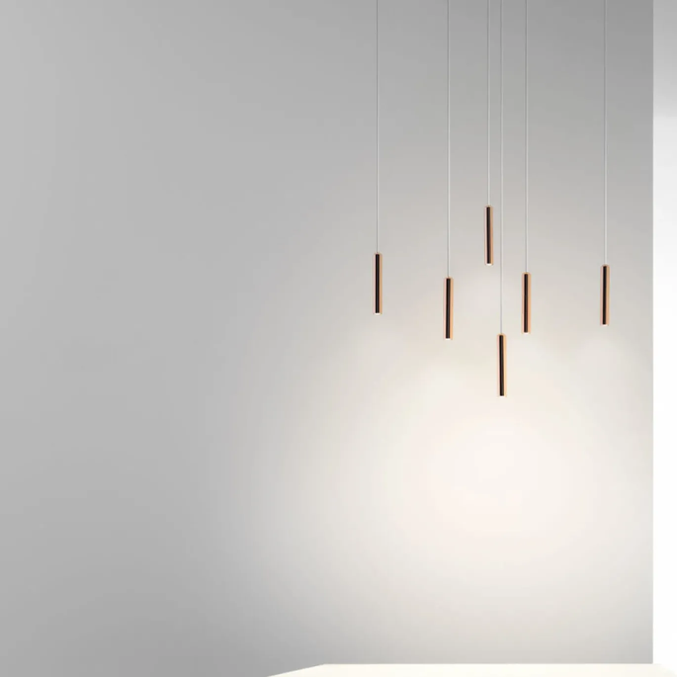 Lampada a sospensione 2Nights P6 in oro rosa di Davide Oppizzi