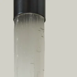 Lampada a sospensione Selene in bronzo e selenite