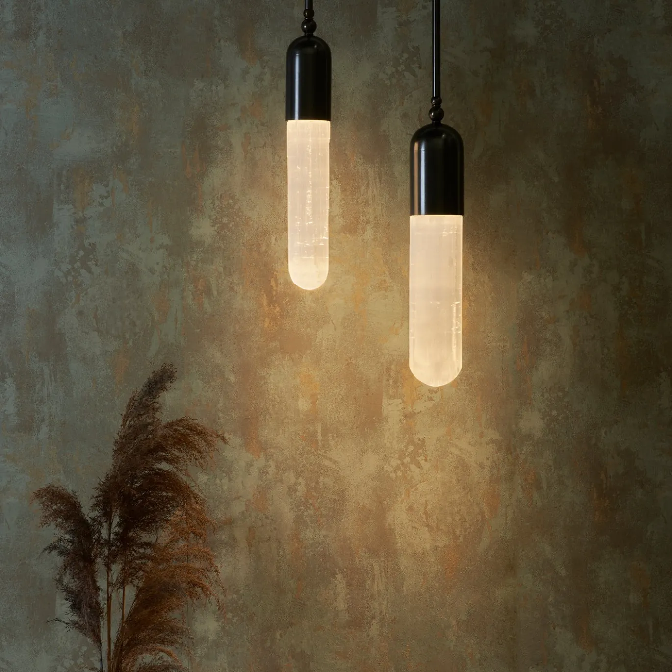 Lampada a sospensione Selene Maxi in bronzo e selenite
