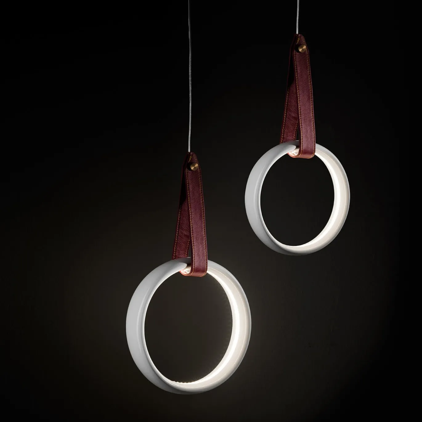 Lampada a Sospensione Yuri Grande in Porcellana Bianca con Luce LED