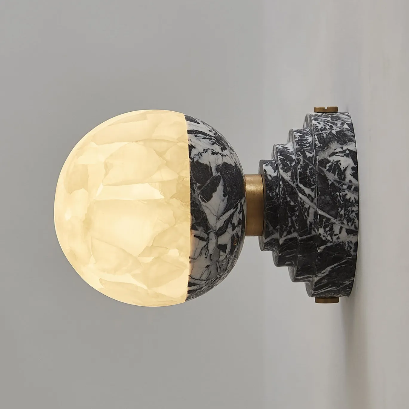 Lampada da muro Lunar in marmo antico Grand