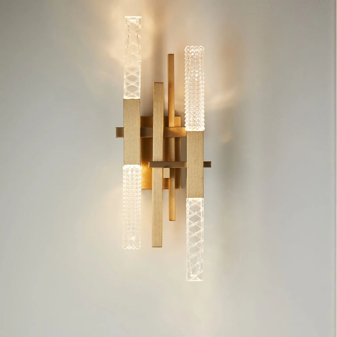 Lampada da parete a 4 luci in ottone e cristallo Mikado