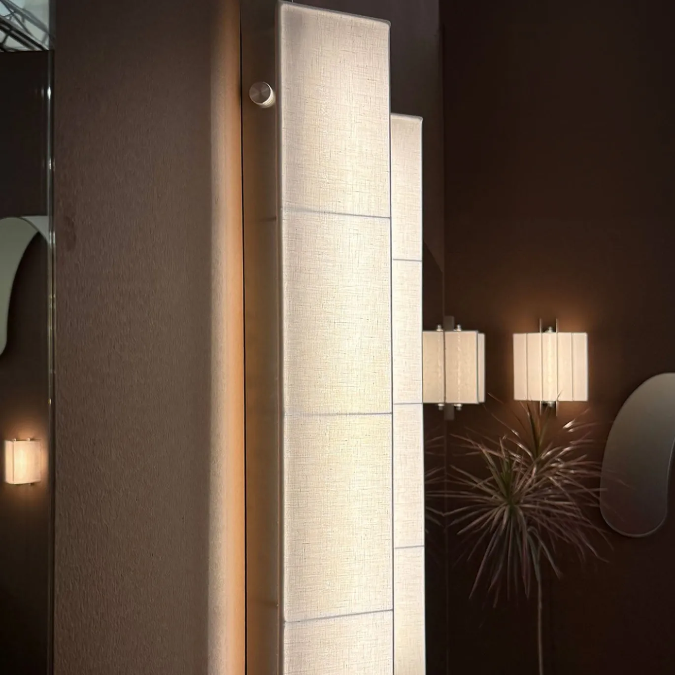 Lampada da parete grande Capanni in lino bianco e acciaio