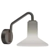 Lampada da parete Olly in bronzo di Lorenza Bozzoli