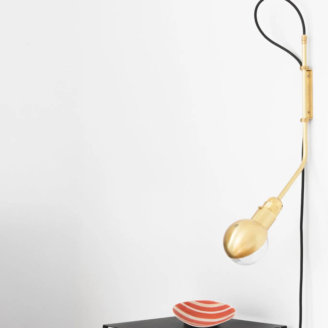 Lampada da parete regolabile in ottone dorato BRS02