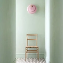 Lampada da parete Rose Shield in vetro rosa