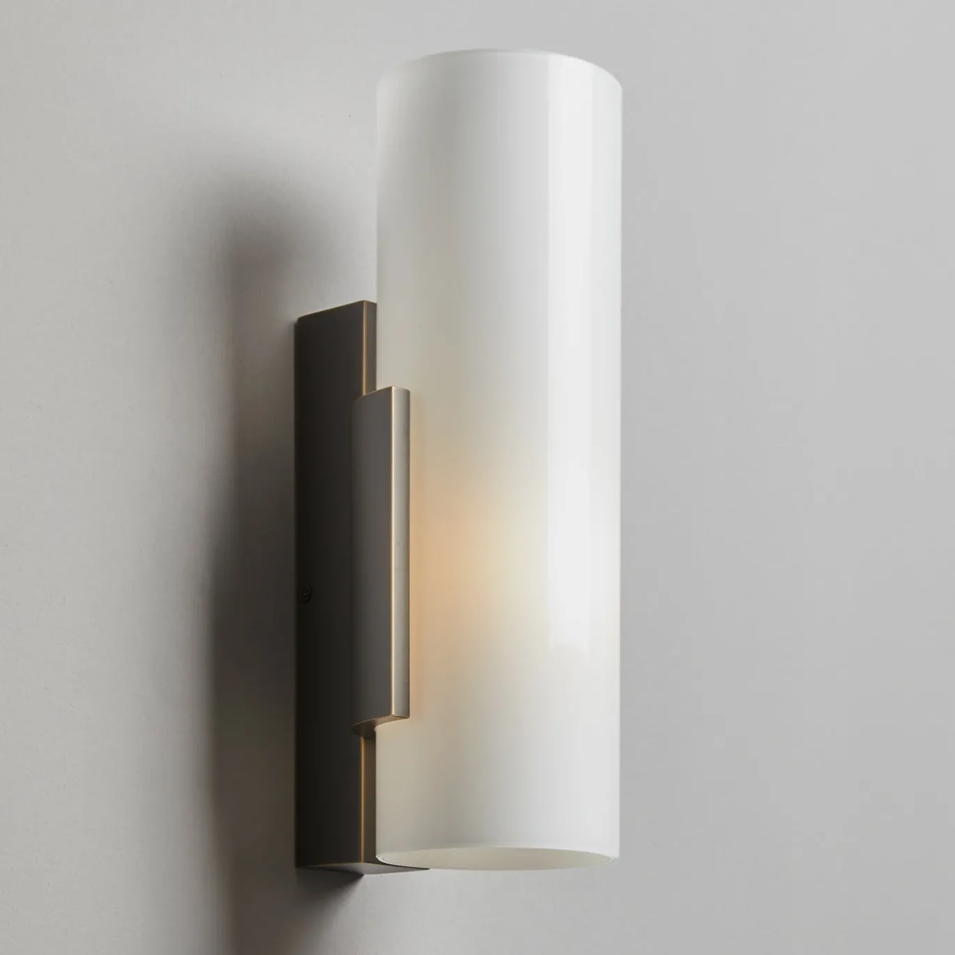 Lampada da parete scura unica nel suo genere