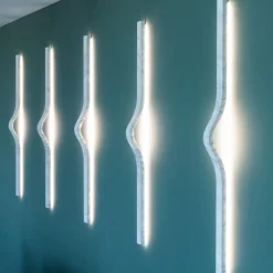 Lampada da parete Thinium di Gwenael Nicolas