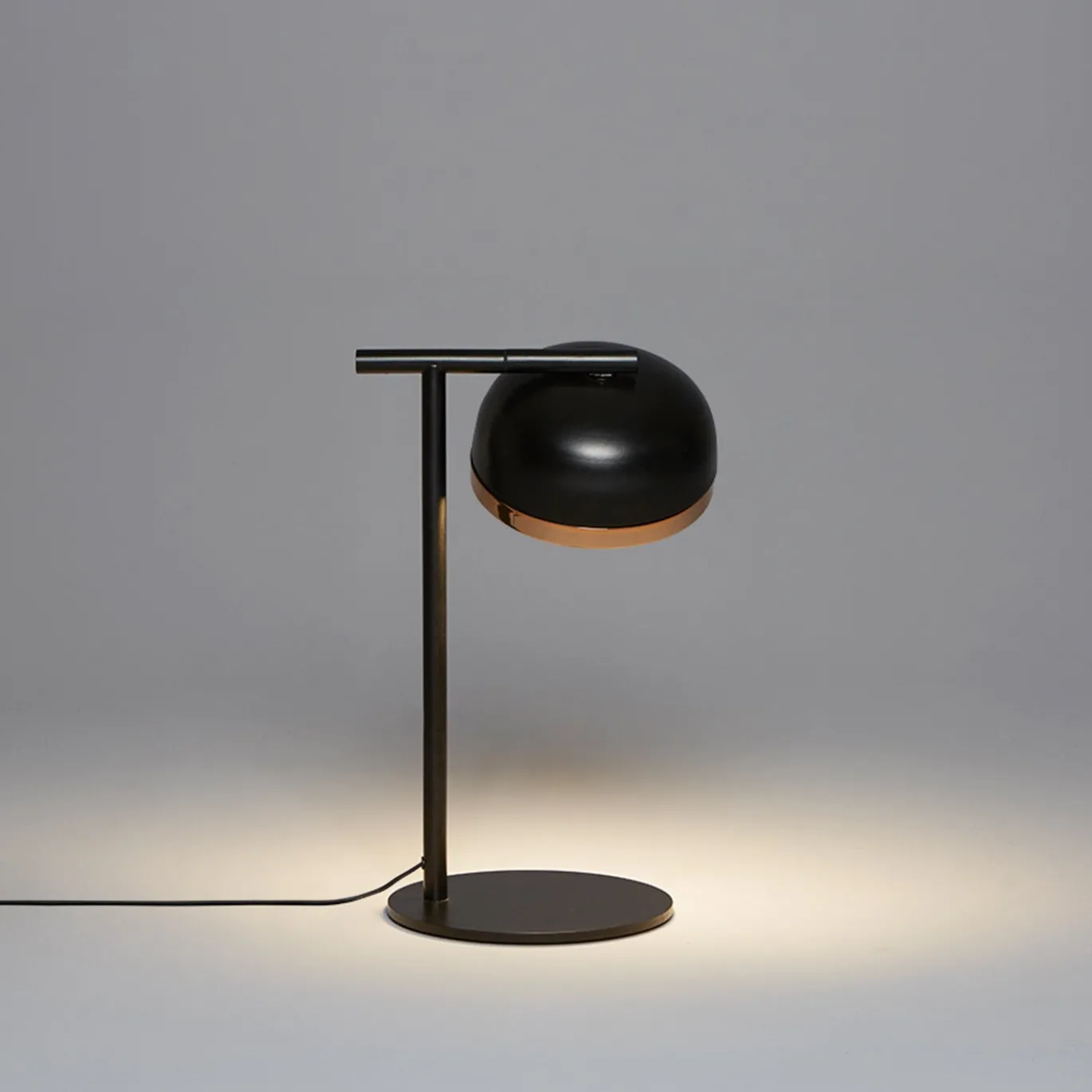 Lampada da scrivania Molly nera e oro