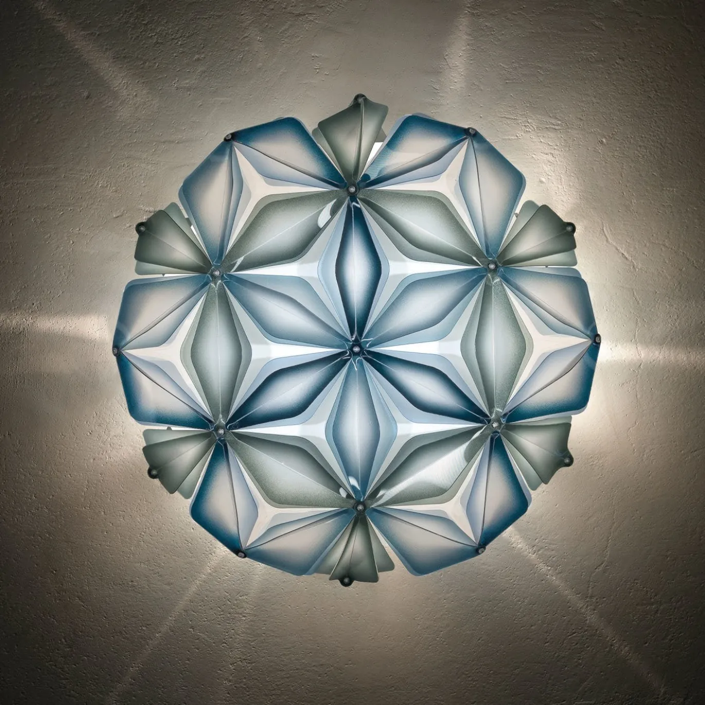 Lampada da soffitto/parete La Vie Blue di Adriano Rachele