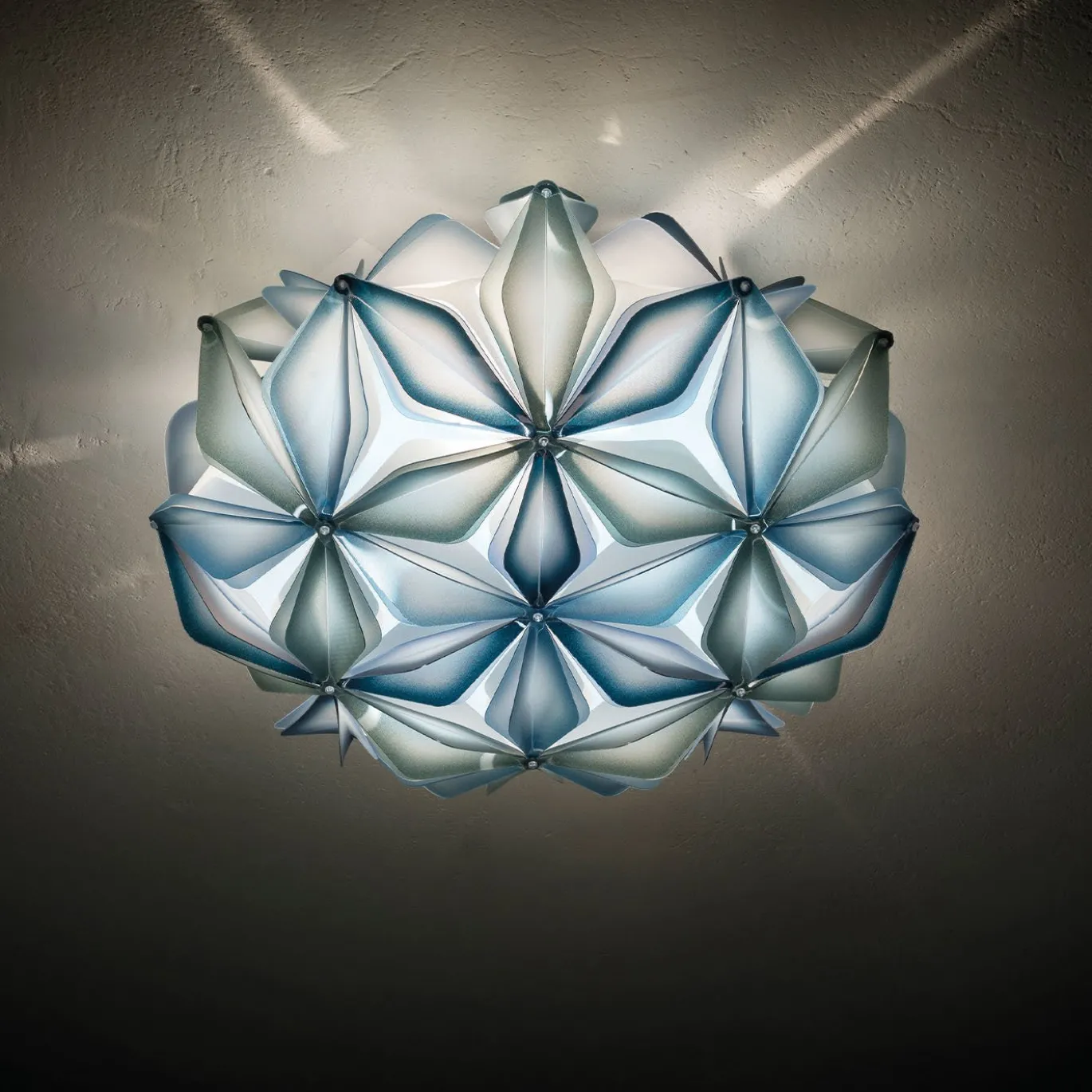Lampada da soffitto/parete La Vie Blue di Adriano Rachele