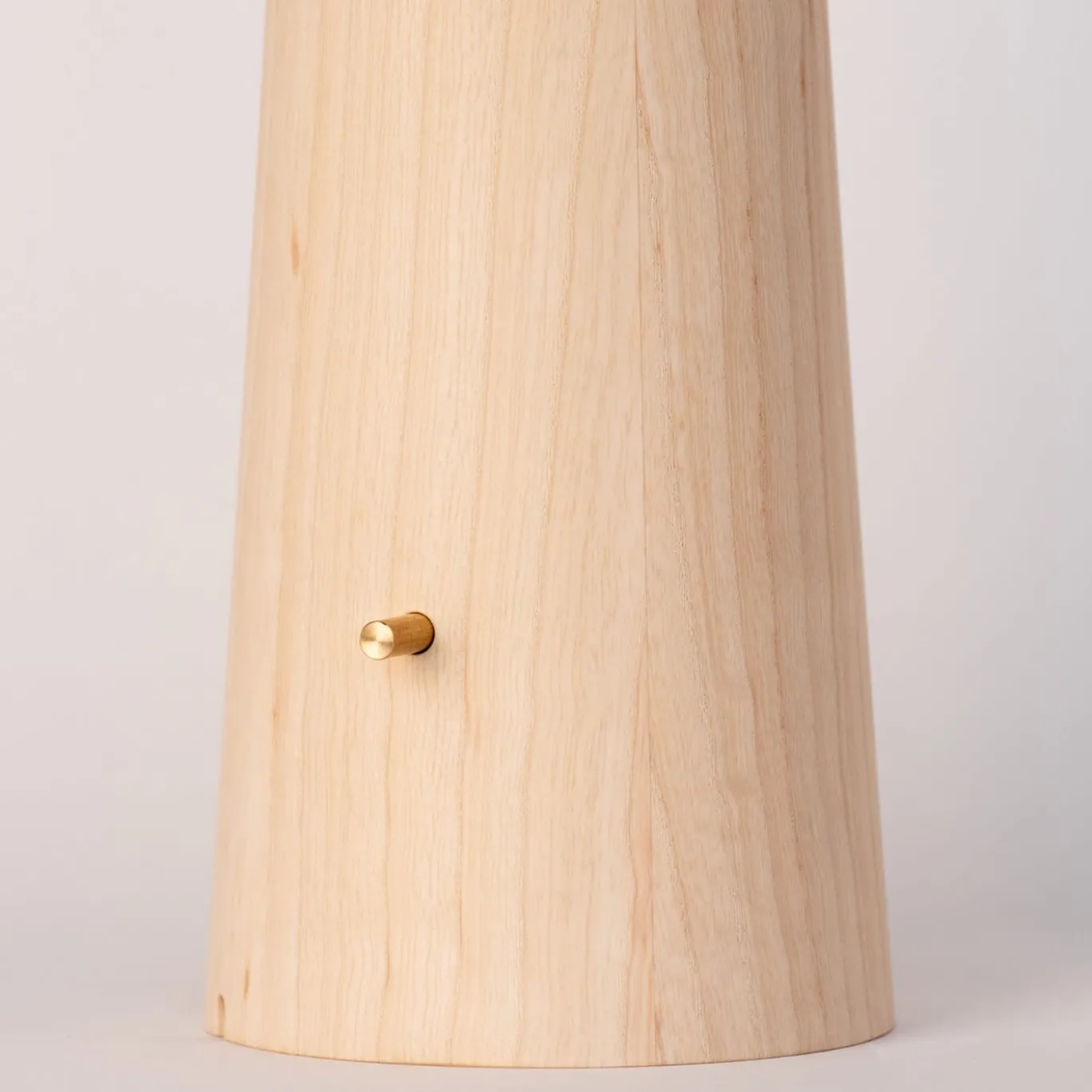 Lampada da studio in frassino bianco