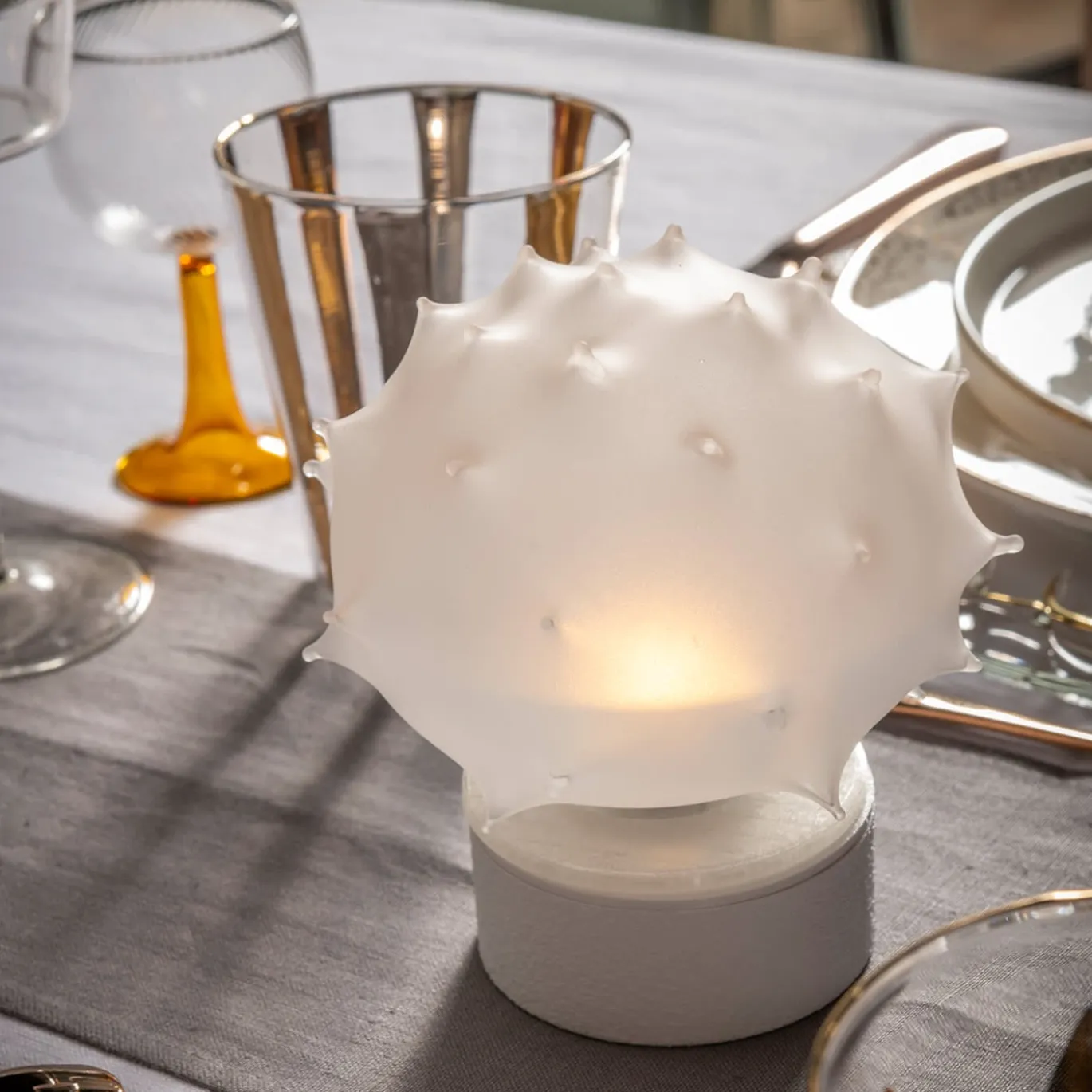 Lampada da tavolo a LED media in vetro Trilli Riccio