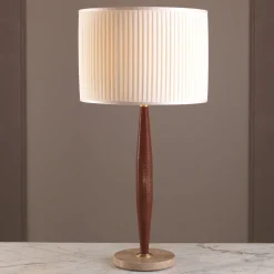 Lampada da tavolo Ammos di Ciarmoli Queda Studio