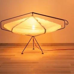 Lampada da tavolo a nido d'ape con paralume in cotone