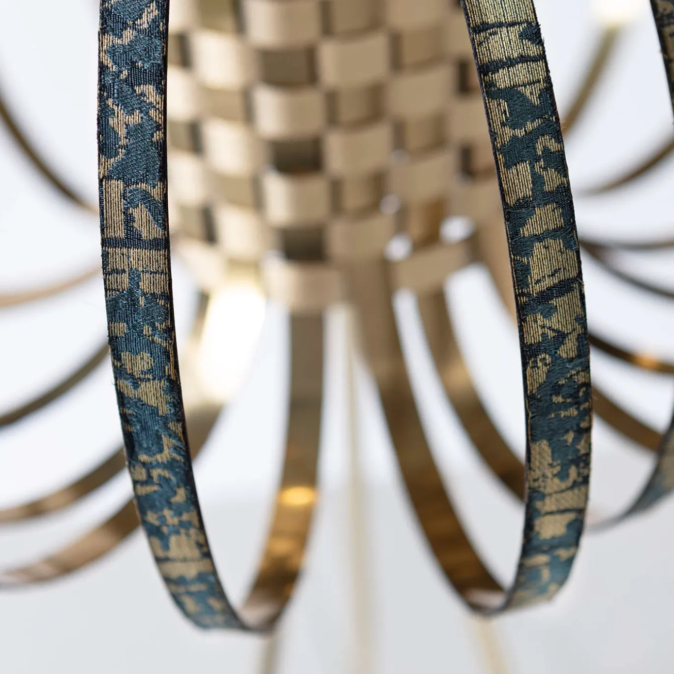 Lampada da tavolo a treppiede Astra Pe Tailoring