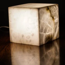 Lampada da tavolo Aura Cube in Alabastro