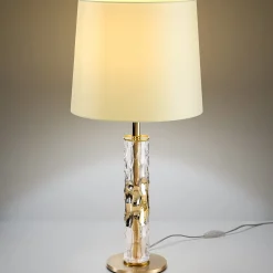 Lampada da tavolo Bamboo in vetro dorato con paralume avorio