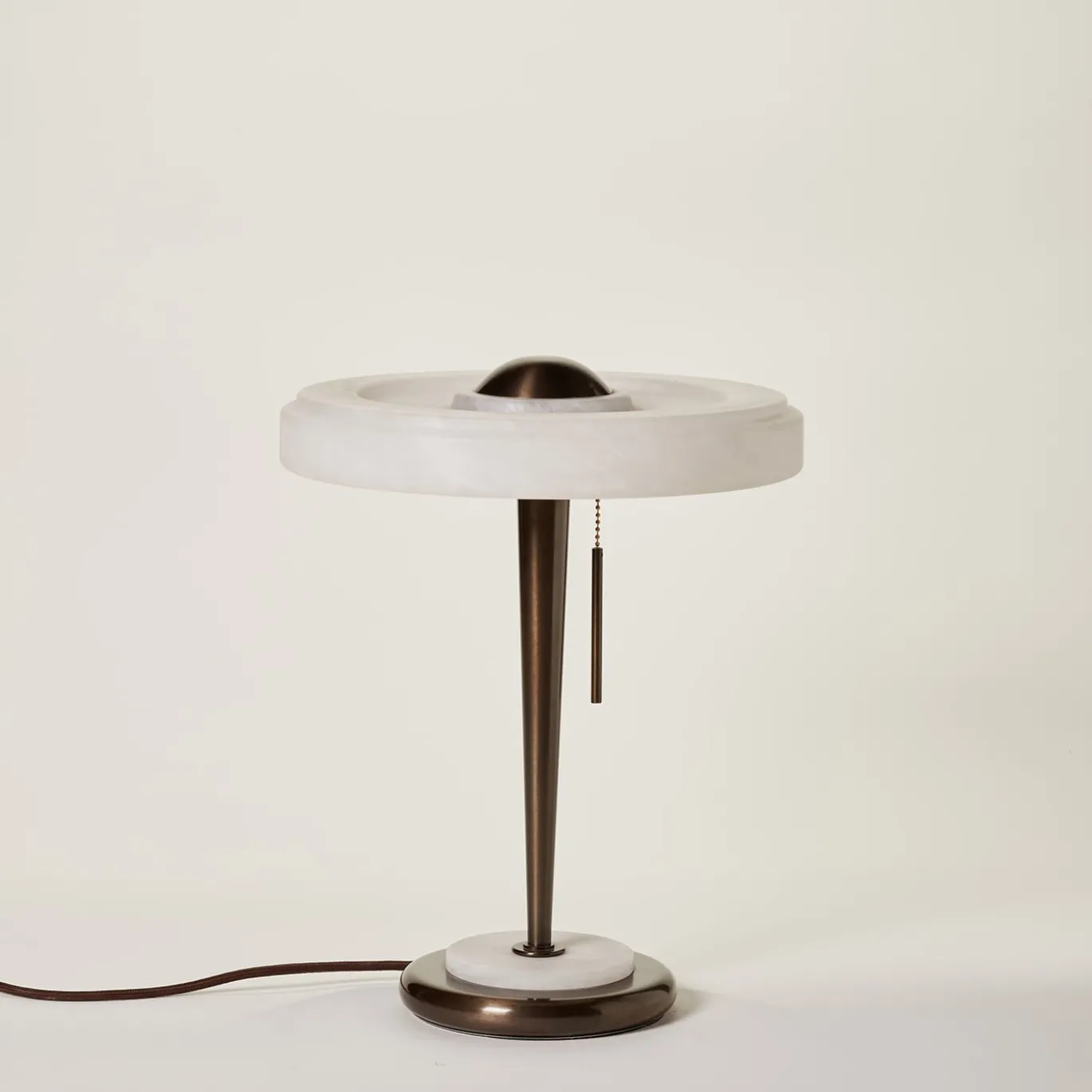 Lampada da tavolo Benny in bronzo e alabastro