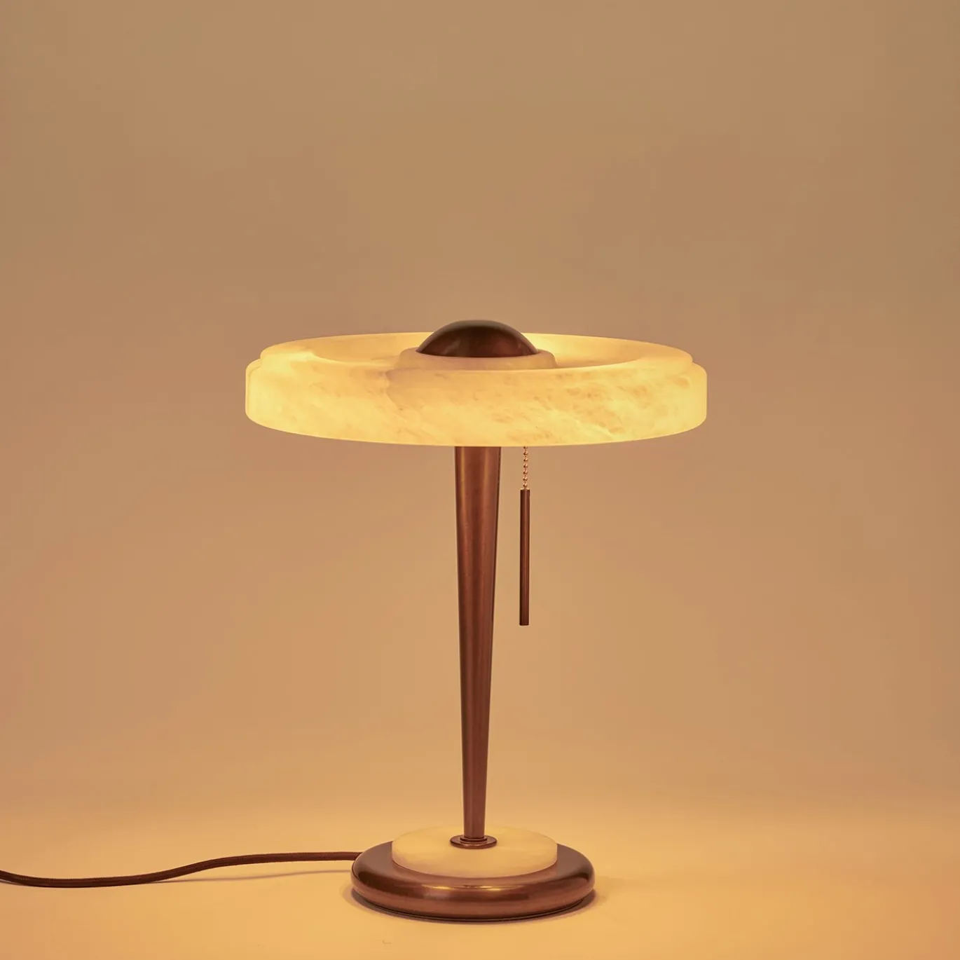 Lampada da tavolo Benny in bronzo e alabastro