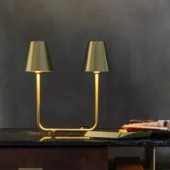 Lampada da tavolo Bio in ottone satinato di Aldo Cibic