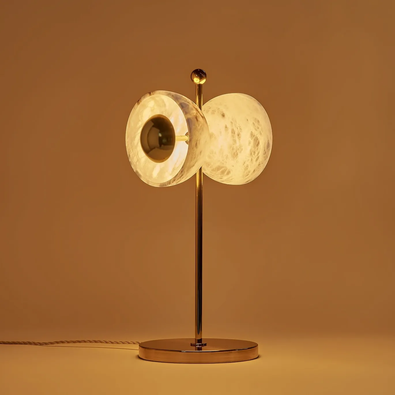 Lampada da tavolo Butterfly in ottone lucido e alabastro