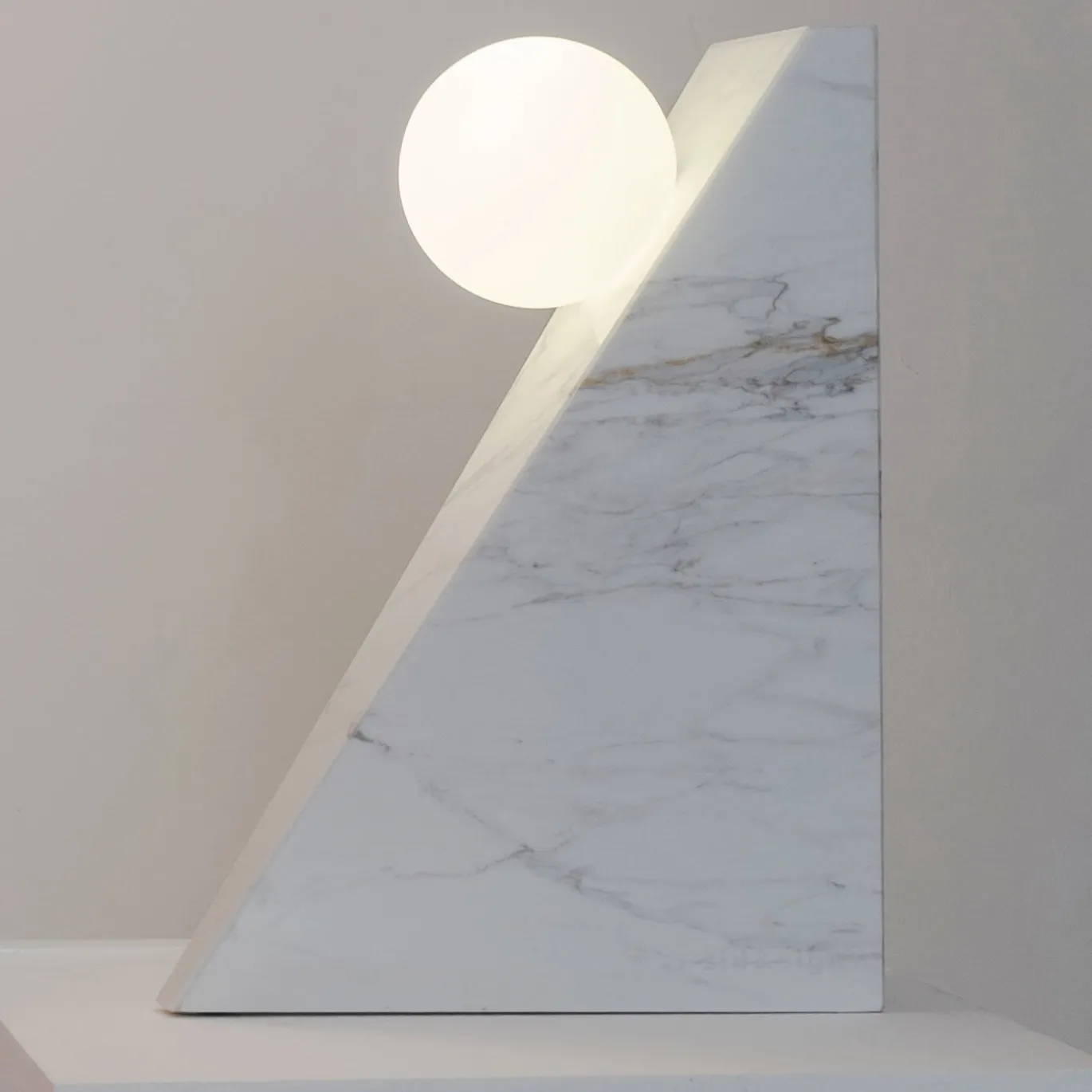 Lampada Da Tavolo Dieus Medium di Sissy Daniele