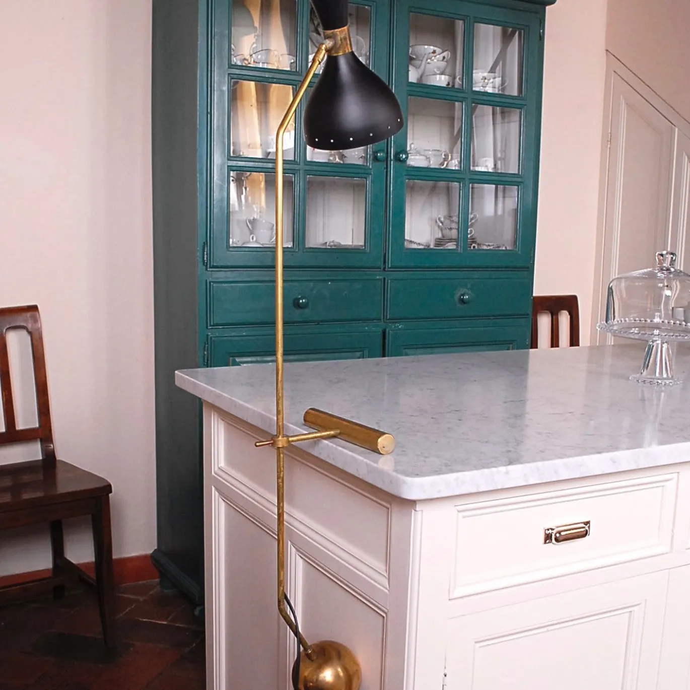 Lampada da tavolo Equilibrista in ottone