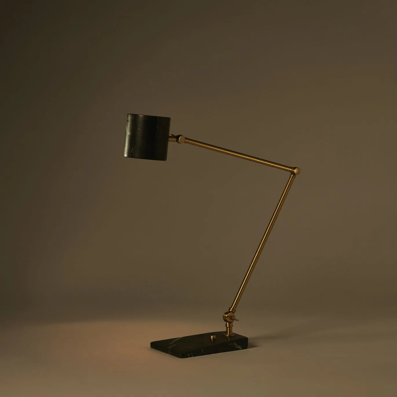 Lampada da tavolo Flamingo in marmo nero Marquinha