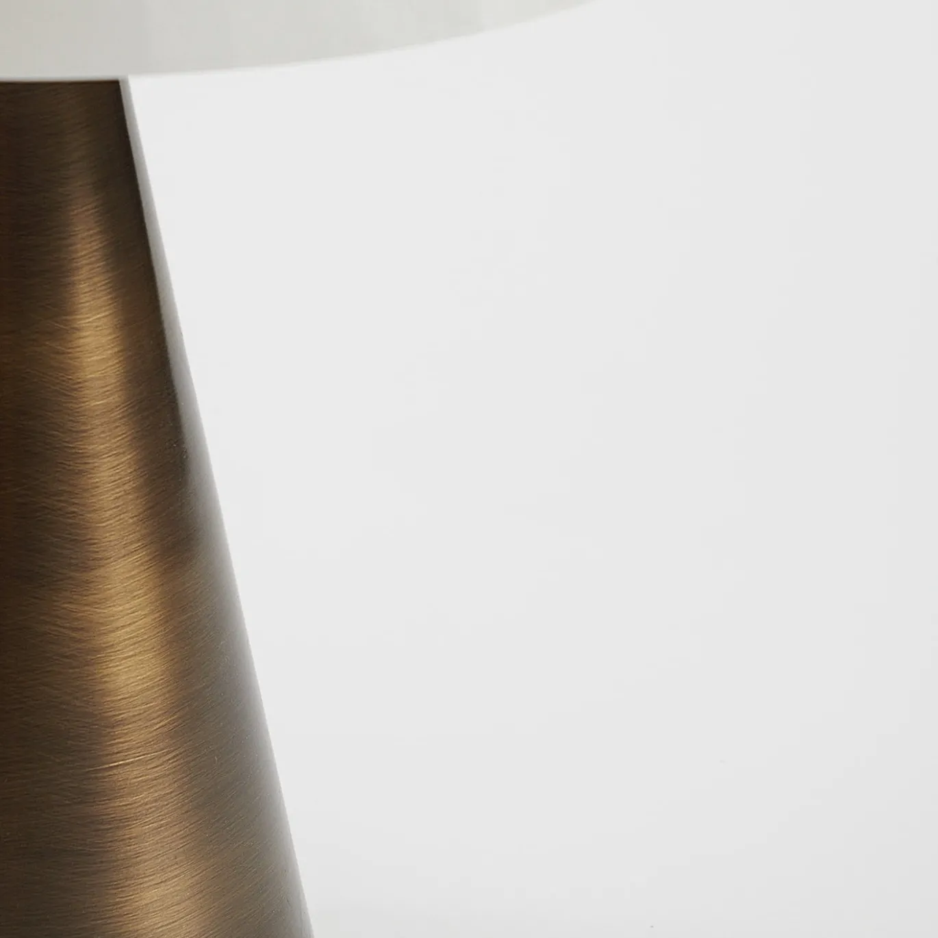 Lampada da tavolo Fungotto in bronzo spazzolato e alabastro