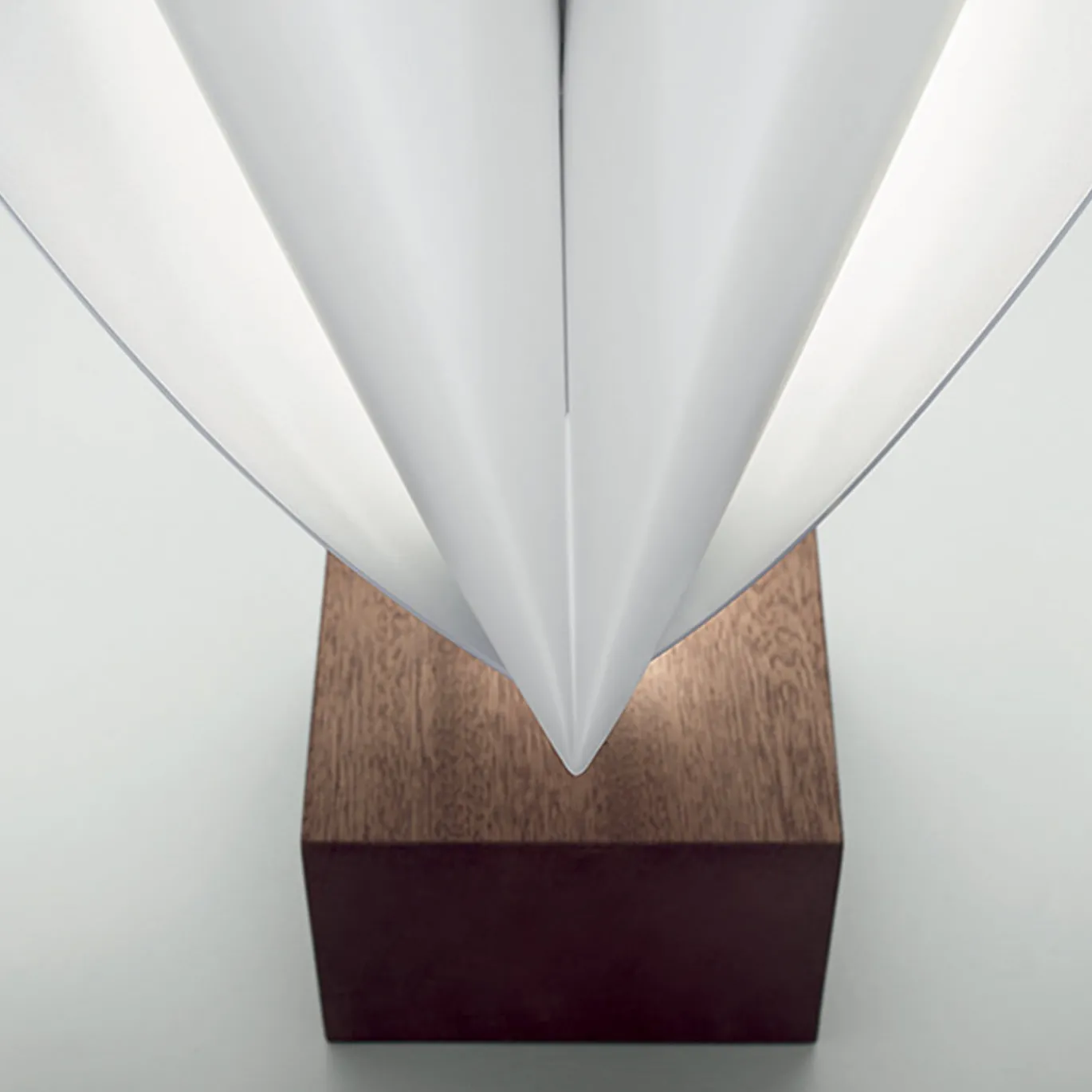 Lampada da tavolo Ginevra di Michele Reginaldi