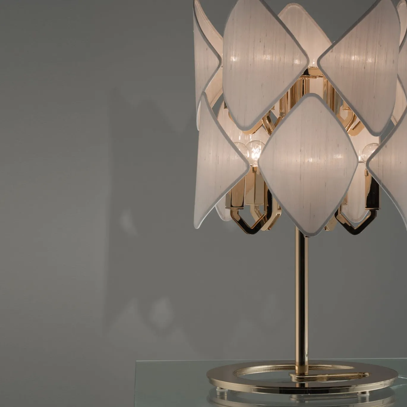 Lampada da tavolo Holly di Roberto Lazzeroni