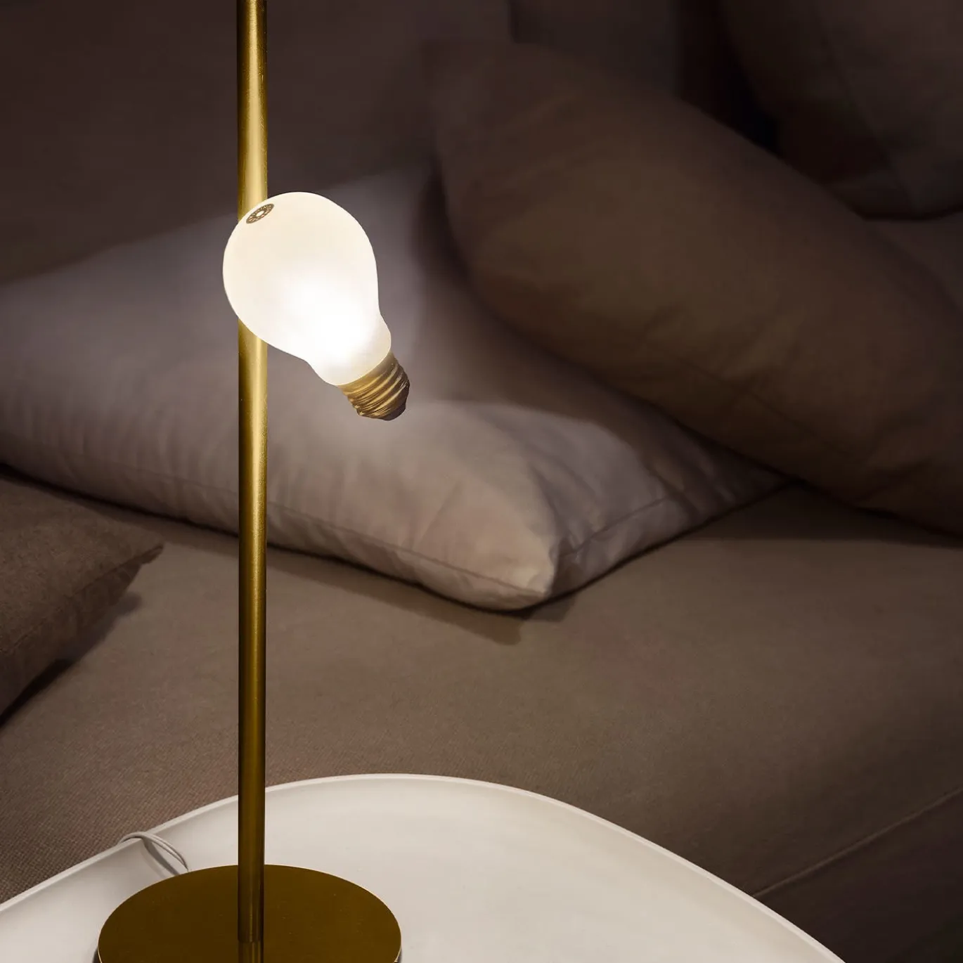 Lampada da tavolo Idea di Marcantonio