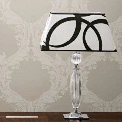 Lampada da tavolo in bianco e nero