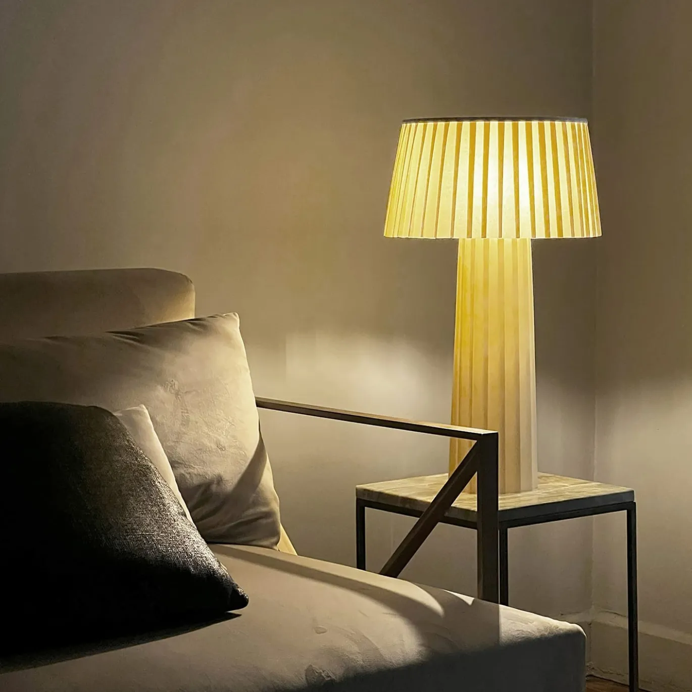 Lampada da tavolo in carta pergamena avorio Marigold