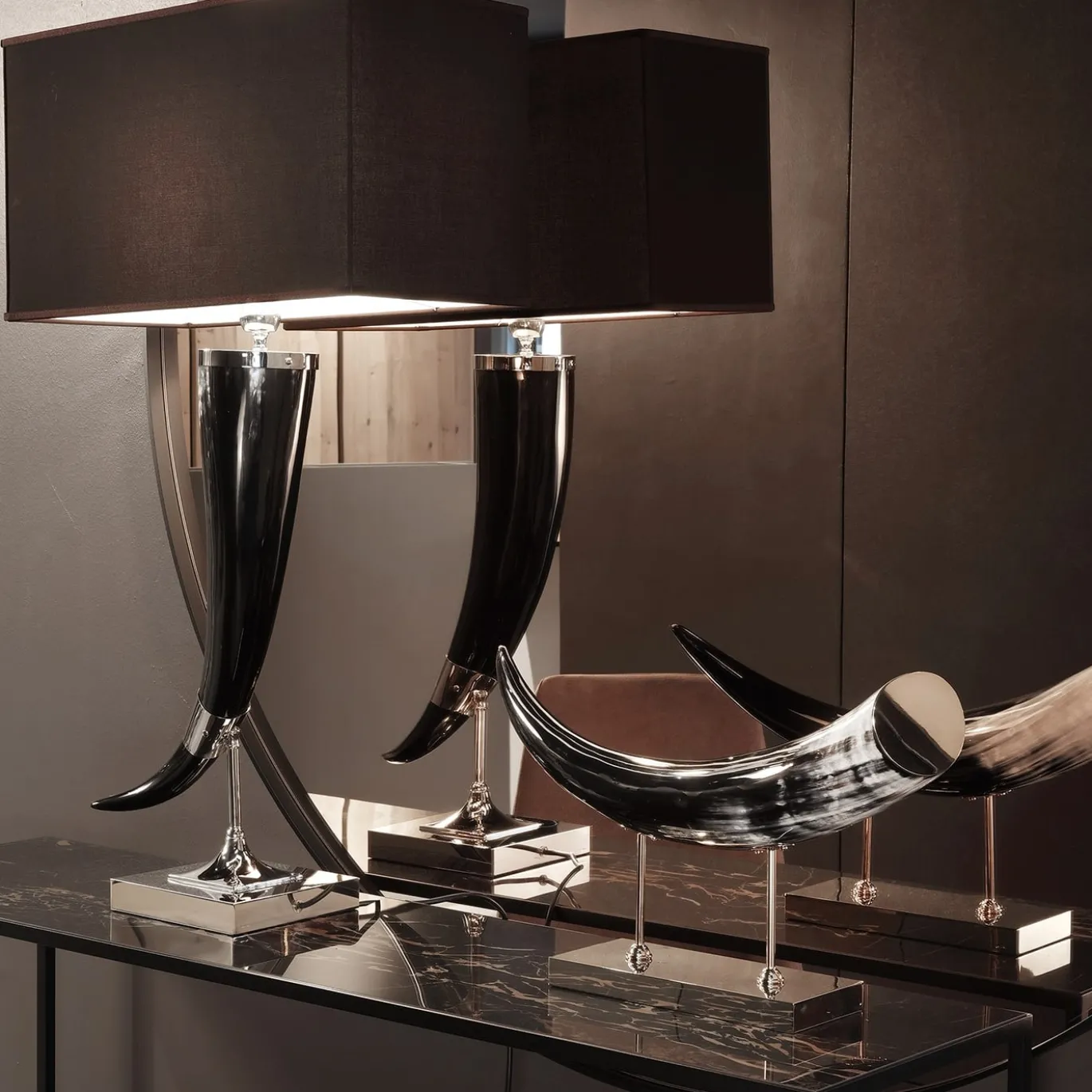 Lampada da Tavolo in Corno Nero