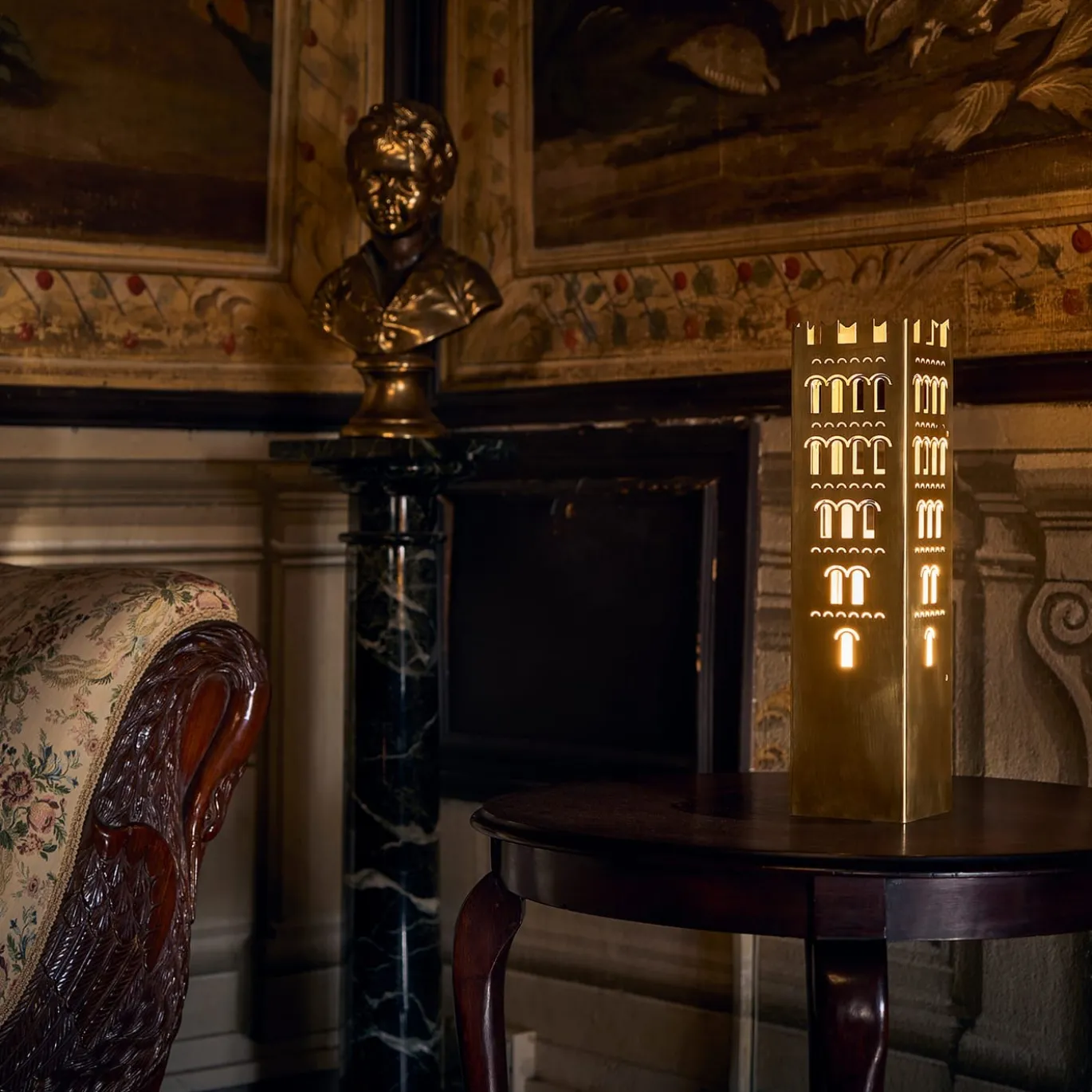 Lampada da tavolo in ottone Echi di Luce