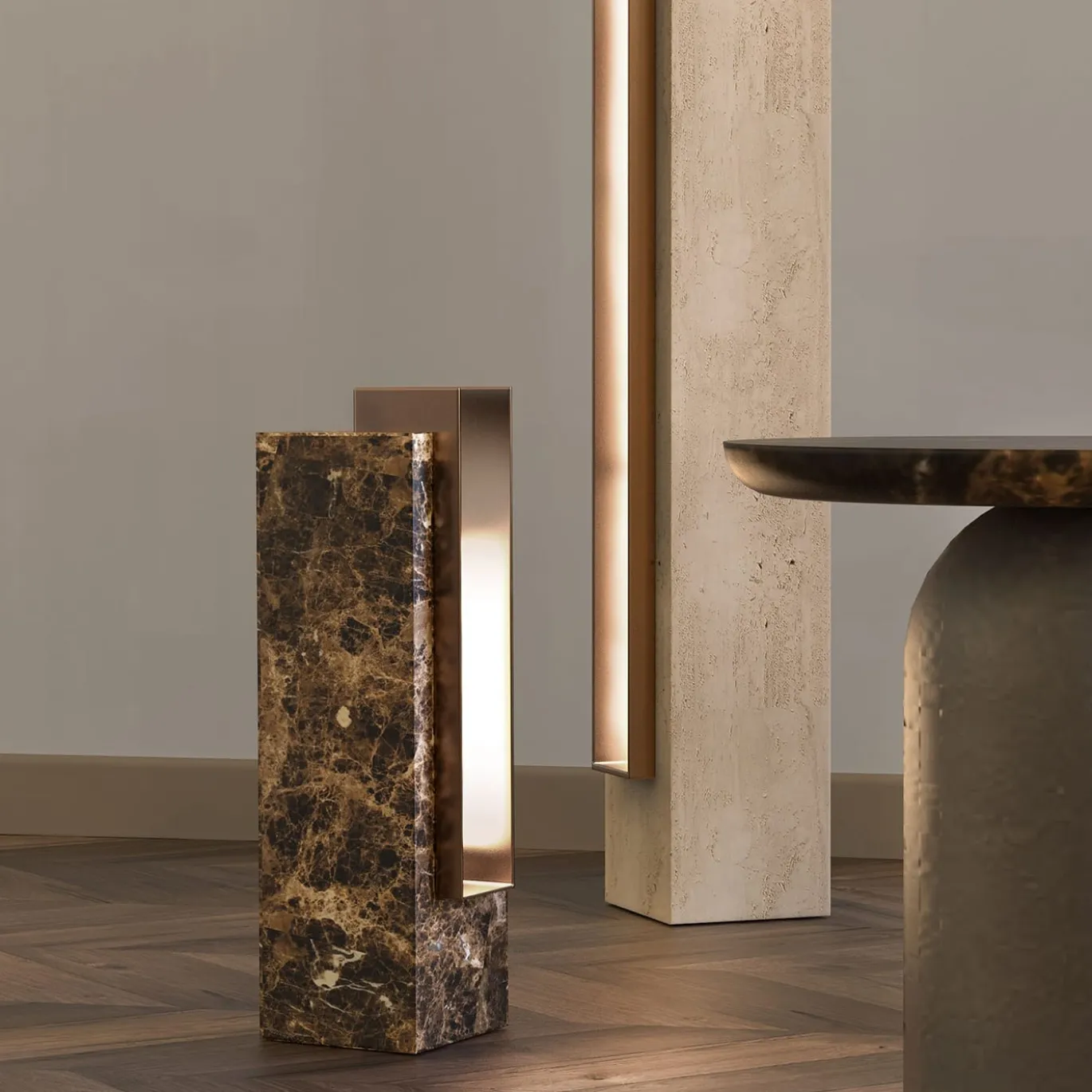Lampada da tavolo in travertino e bronzo Specchia