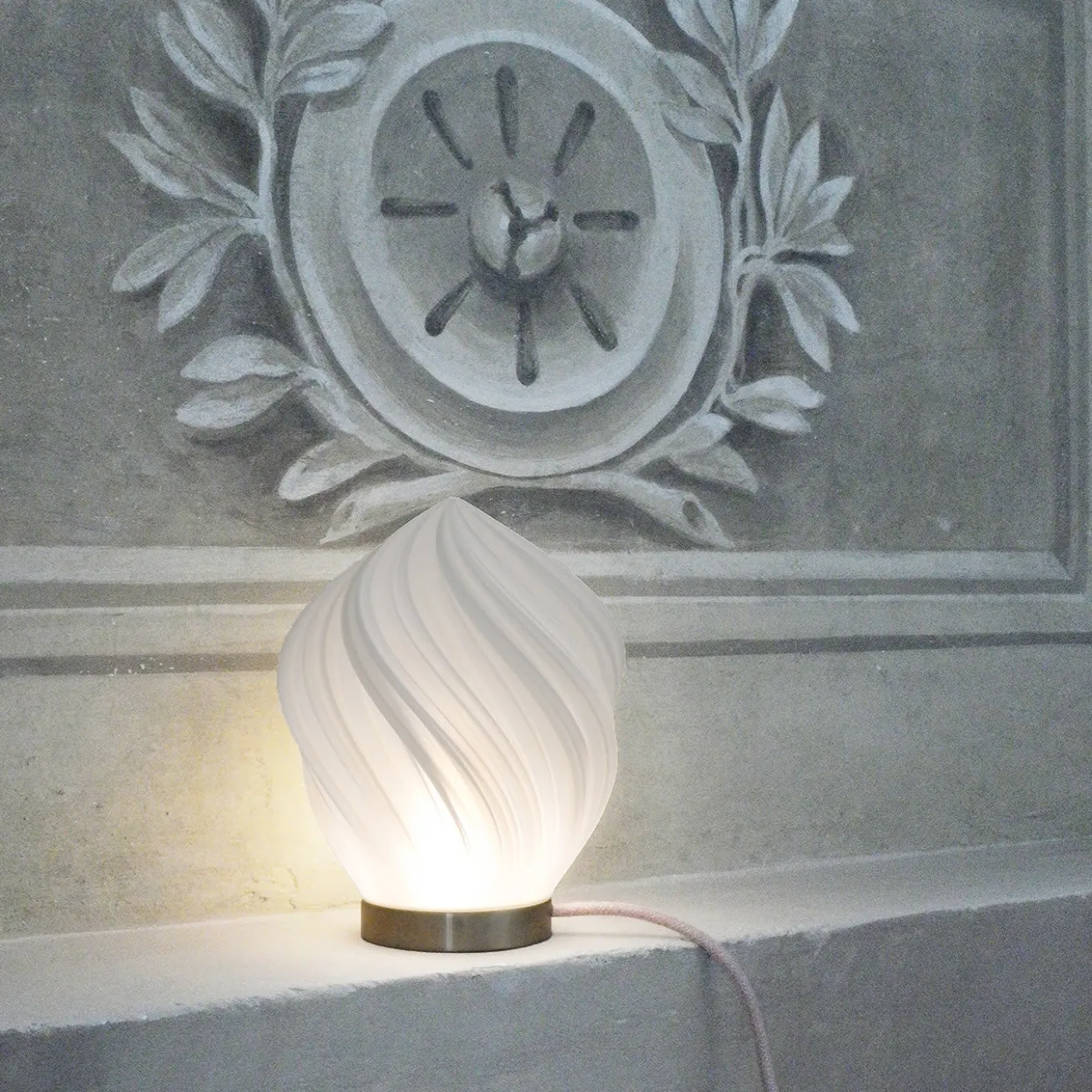 Lampada da tavolo Issey White